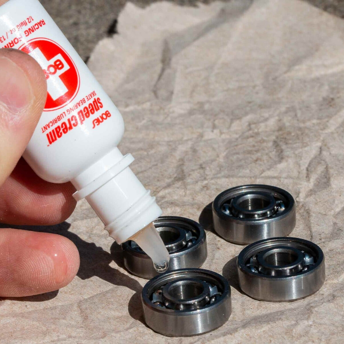 Skateboard_Bearings_Maintenance