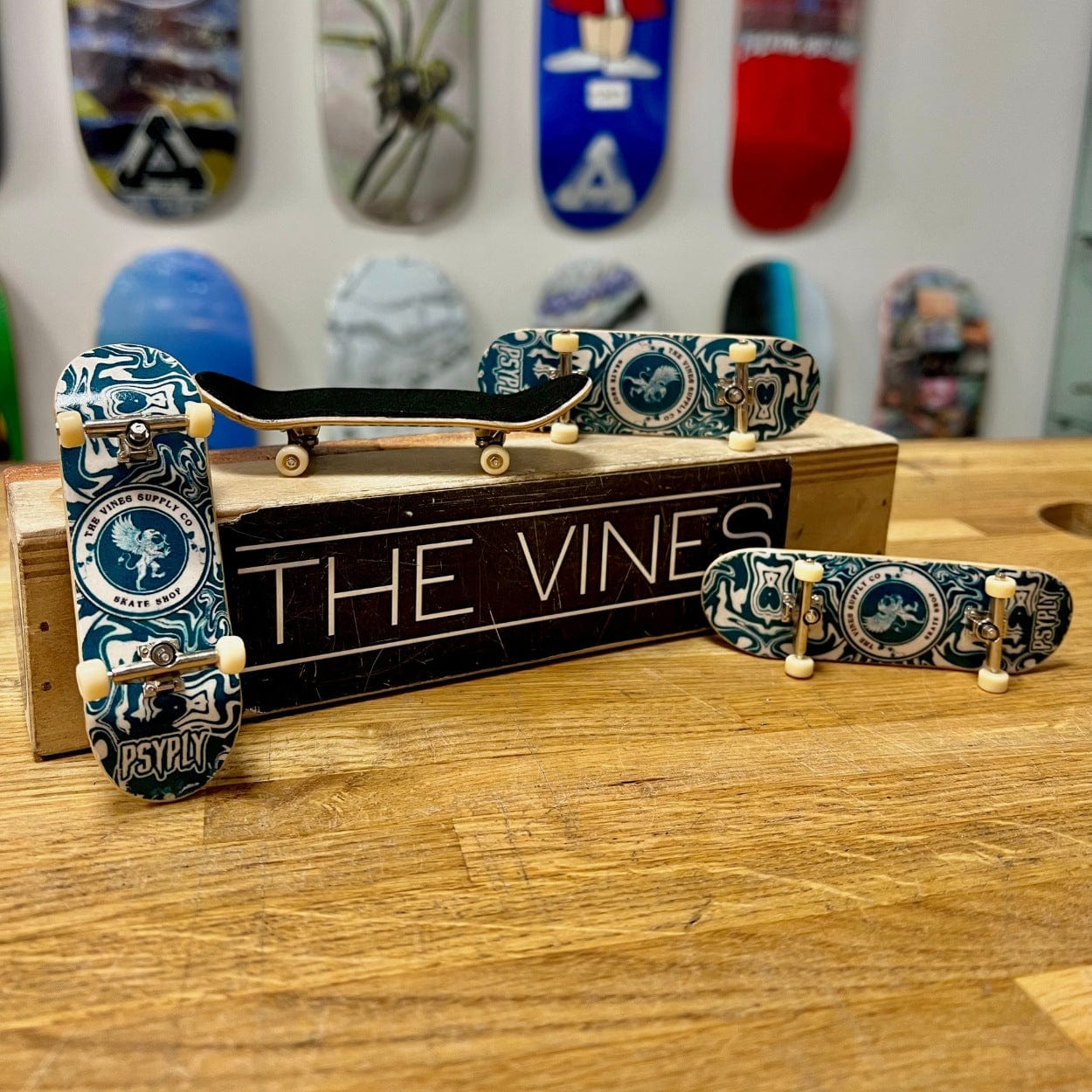 The Vines Supply Co Badge Fingerboard | Green - The Vines Supply Co