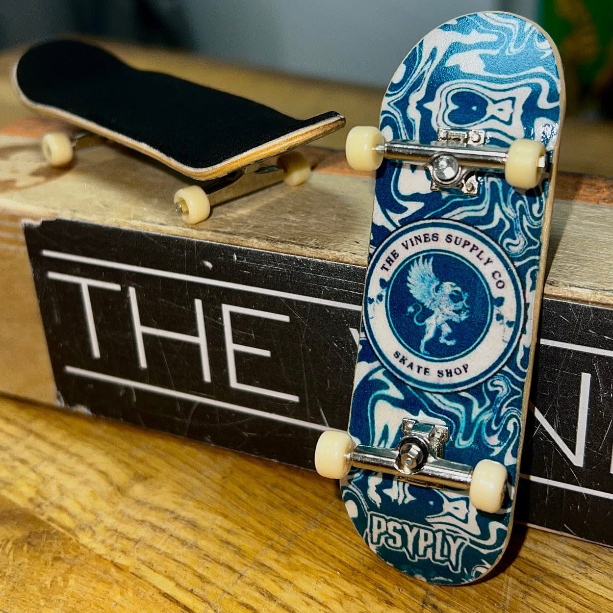 The Vines Supply Co Badge Fingerboard | Green - The Vines Supply Co